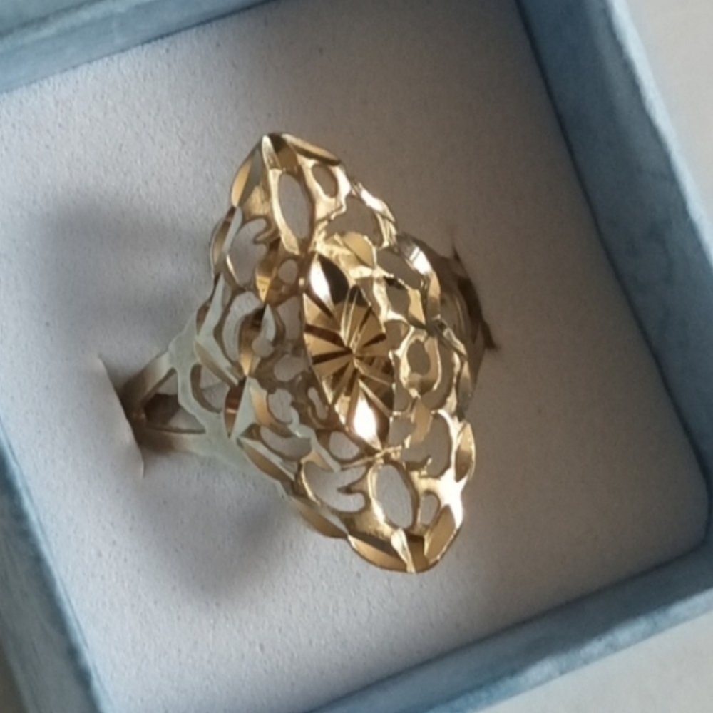 14K Solid Yellow Gold Diamond-cut Designed Ring.